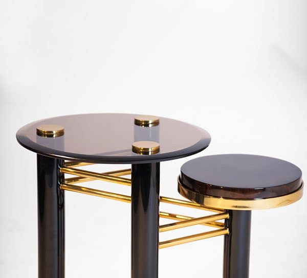 Chicq side table